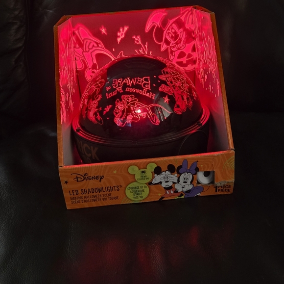 Rotating Halloween Scene - Picture 2 of 7